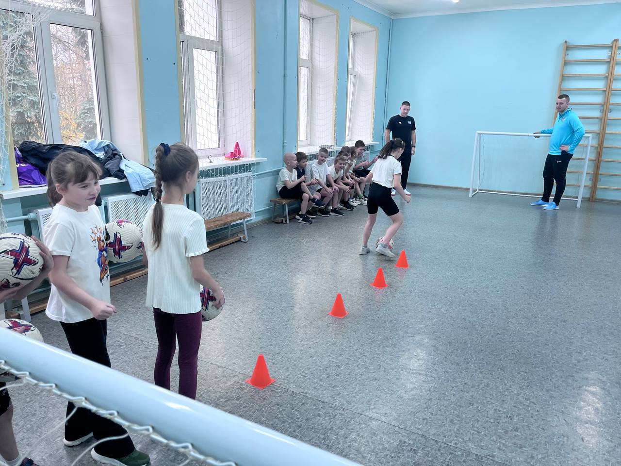 Спортивная школа «Талант» провела увлекательный урок для учеников 2-а класса Спортивная школа «Талант» провела увлекательный урок для учеников 2-а класса