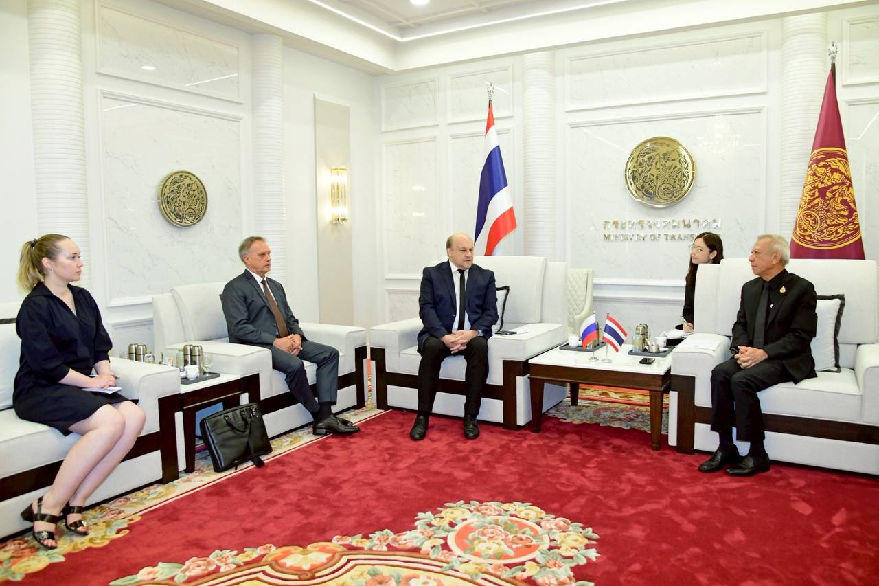 5 ноября 2025 года Чрезвычайный и Полномочный Посол Российской Федерации в Королевстве Таиланд Е.Ю.Томихин провёл встречу с заместителем Премьер-министра, Министром транспорта Таиланда П.Ратчакитпраканом 5 ноября 2025 года Чрезвычайный и Полномочный Посол Российской Федерации в Королевстве Таиланд Е.Ю.Томихин провёл встречу с заместителем Премьер-министра, Министром транспорта Таиланда П.Ратчакитпраканом