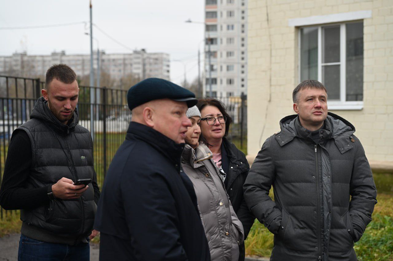 Вместе с депутатом окружного Совета Павлом Гущиным оценил начальные этапы капитального ремонта образовательных учреждений Вместе с депутатом окружного Совета Павлом Гущиным оценил начальные этапы капитального ремонта образовательных учреждений