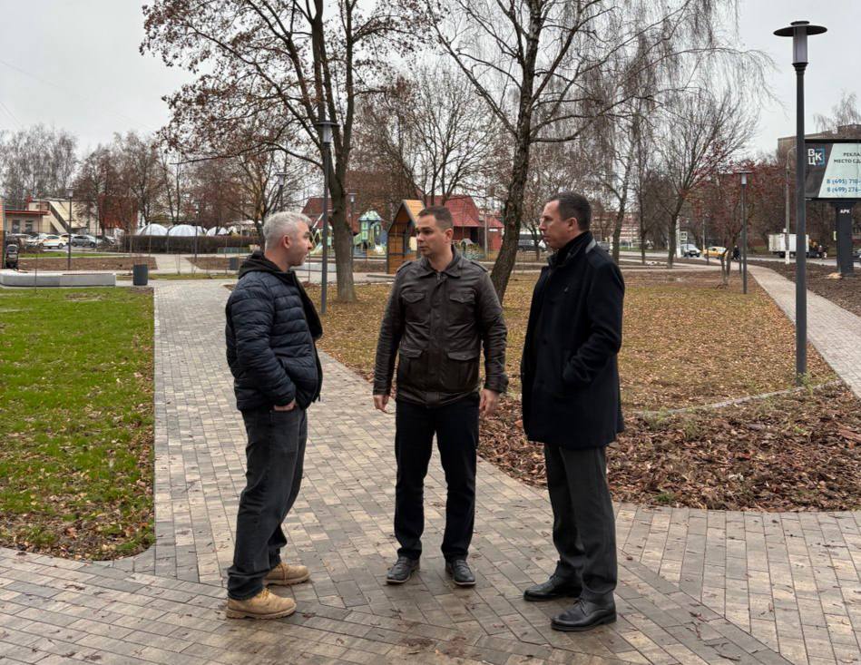 В сквере им. В.С. Пестова производится монтаж камер видеонаблюдения В сквере им. В.С. Пестова производится монтаж камер видеонаблюдения