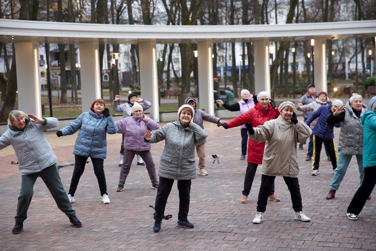 Долголеты зарядились позитивом на спортивном мероприятии в парке имени Виктора Талалихина Долголеты зарядились позитивом на спортивном мероприятии в парке имени Виктора Талалихина