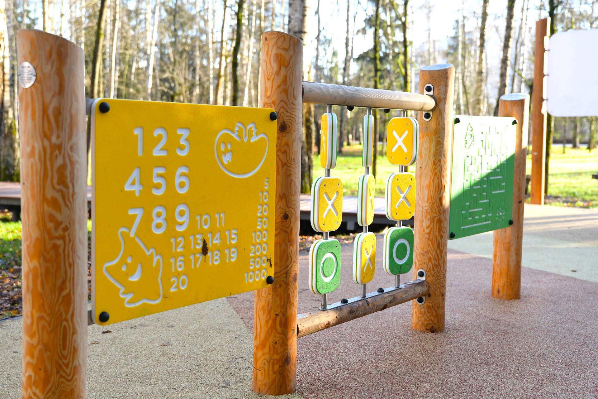 В Некрасовском открыли современный сквер для отдыха и спорта В Некрасовском открыли современный сквер для отдыха и спорта