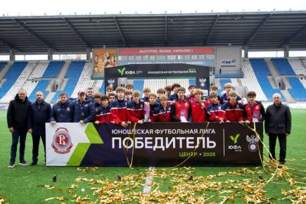 Юношеская футбольная команда «Витязь» получила заслуженные награды за победу в ЮФЛ Центр-2