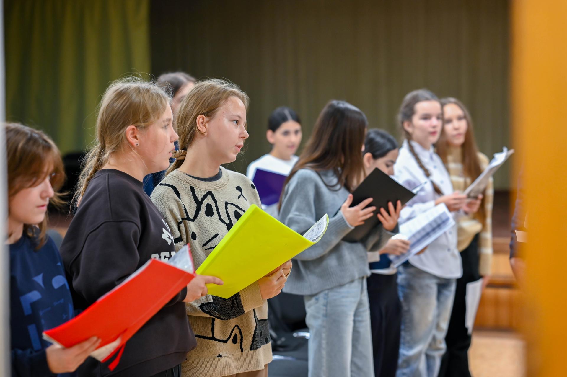 Глава Ленинского городского округа Станислав Каторов совместно со своими заместителями и руководителями профильных управлений администрации посетил с рабочим визитом поселок Володарского, в ходе которого проинспектировал... Глава Ленинского городского округа Станислав Каторов совместно со своими заместителями и руководителями профильных управлений администрации посетил с рабочим визитом поселок Володарского, в ходе которого проинспектировал...