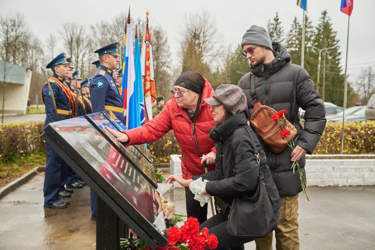 Михаил Собакин: С начала специальной военной операции офицеры и кадровые военные воинской части Чехов-7 выполняют задачи в условиях боевых действий Михаил Собакин: С начала специальной военной операции офицеры и кадровые военные воинской части Чехов-7 выполняют задачи в условиях боевых действий