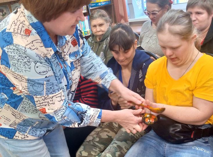 Медиапрезентация в Троицкой библиотеке муниципального округа Чехов Медиапрезентация в Троицкой библиотеке муниципального округа Чехов