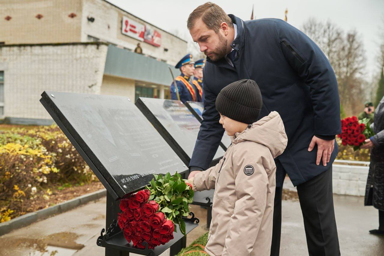 Михаил Собакин: С начала специальной военной операции офицеры и кадровые военные воинской части Чехов-7 выполняют задачи в условиях боевых действий Михаил Собакин: С начала специальной военной операции офицеры и кадровые военные воинской части Чехов-7 выполняют задачи в условиях боевых действий