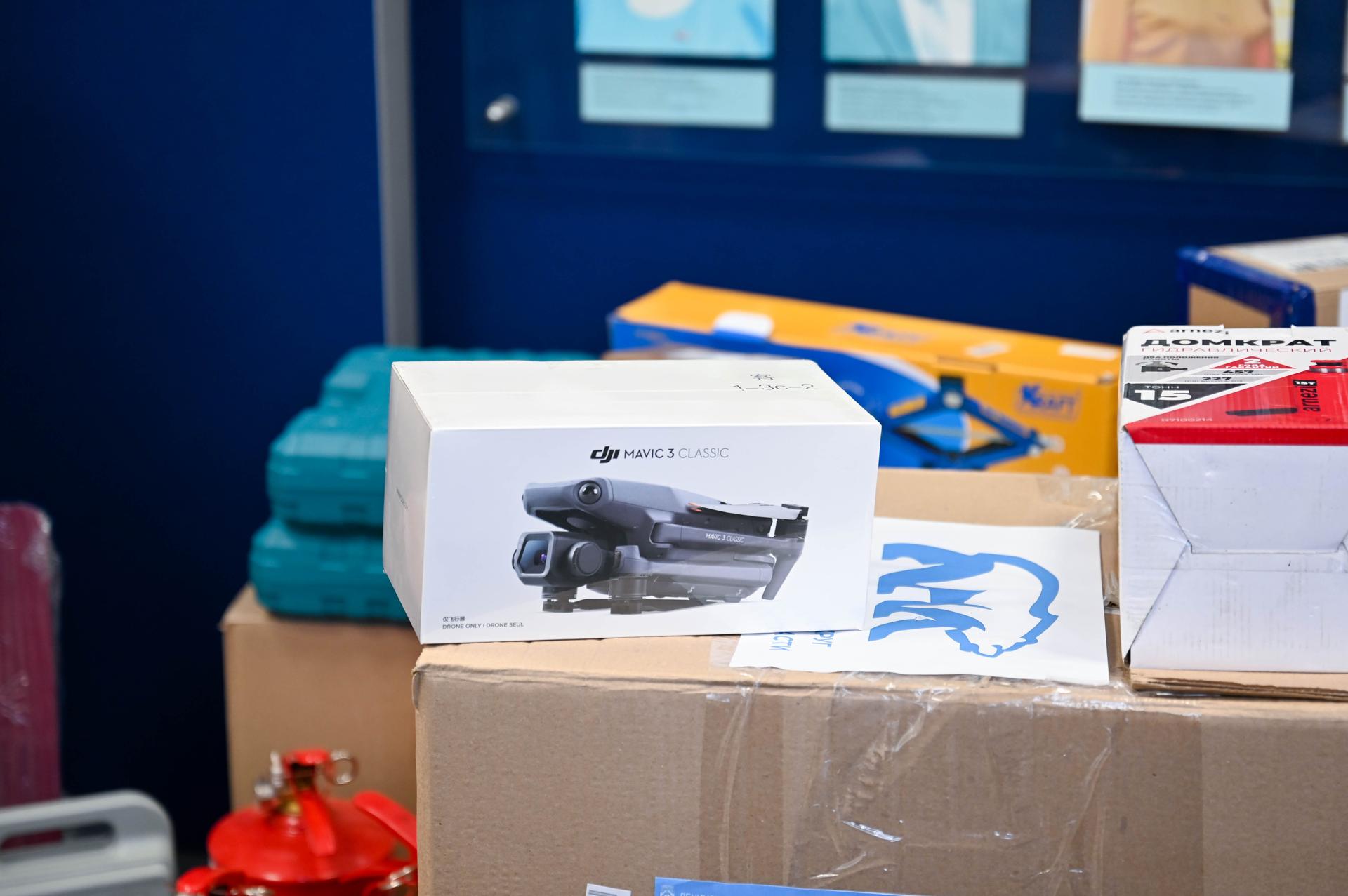 По запросу военнослужащих, участвующих в специальной военной операции, из Ленинского городского округа при поддержке главы муниципалитета Станислава Каторова был отправлен гуманитарный груз По запросу военнослужащих, участвующих в специальной военной операции, из Ленинского городского округа при поддержке главы муниципалитета Станислава Каторова был отправлен гуманитарный груз