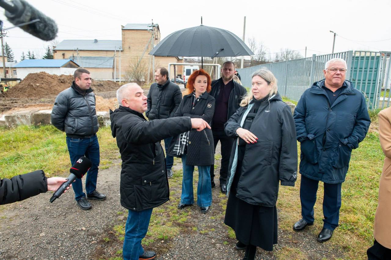 Татьяна Витушева: Хоккейная коробка за местным Домом культуры в селе Новопетровское пользуется популярностью у местных жителей, но её текущее состояние недопустимо: разрушены покрытие и борта, не функционируют раздевалки Татьяна Витушева: Хоккейная коробка за местным Домом культуры в селе Новопетровское пользуется популярностью у местных жителей, но её текущее состояние недопустимо: разрушены покрытие и борта, не функционируют раздевалки