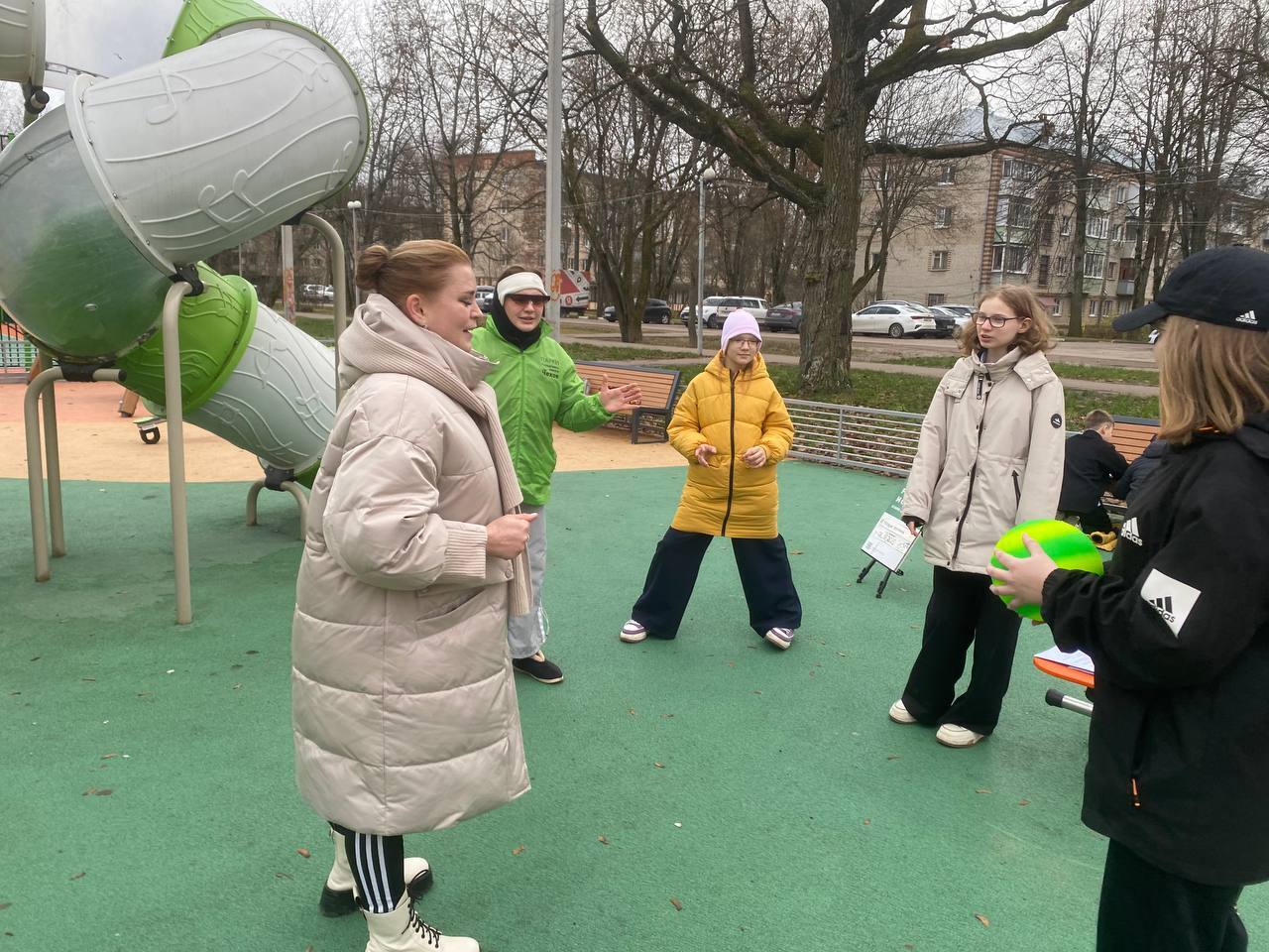 Вчера в Парке «Дубки» с. Троицкое прошла Игровая программа "Большие гонки" и общая разминка Спорт в парке Вчера в Парке «Дубки» с. Троицкое прошла Игровая программа "Большие гонки" и общая разминка Спорт в парке
