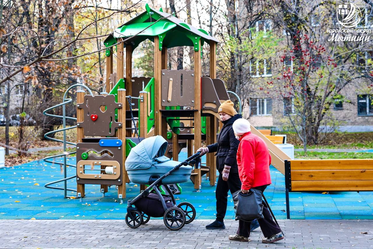 Юлия Купецкая: Благоустроили дворовую территорию на Олимпийском проспекте у корпусов 3, 4, 5 и 7 дома №15