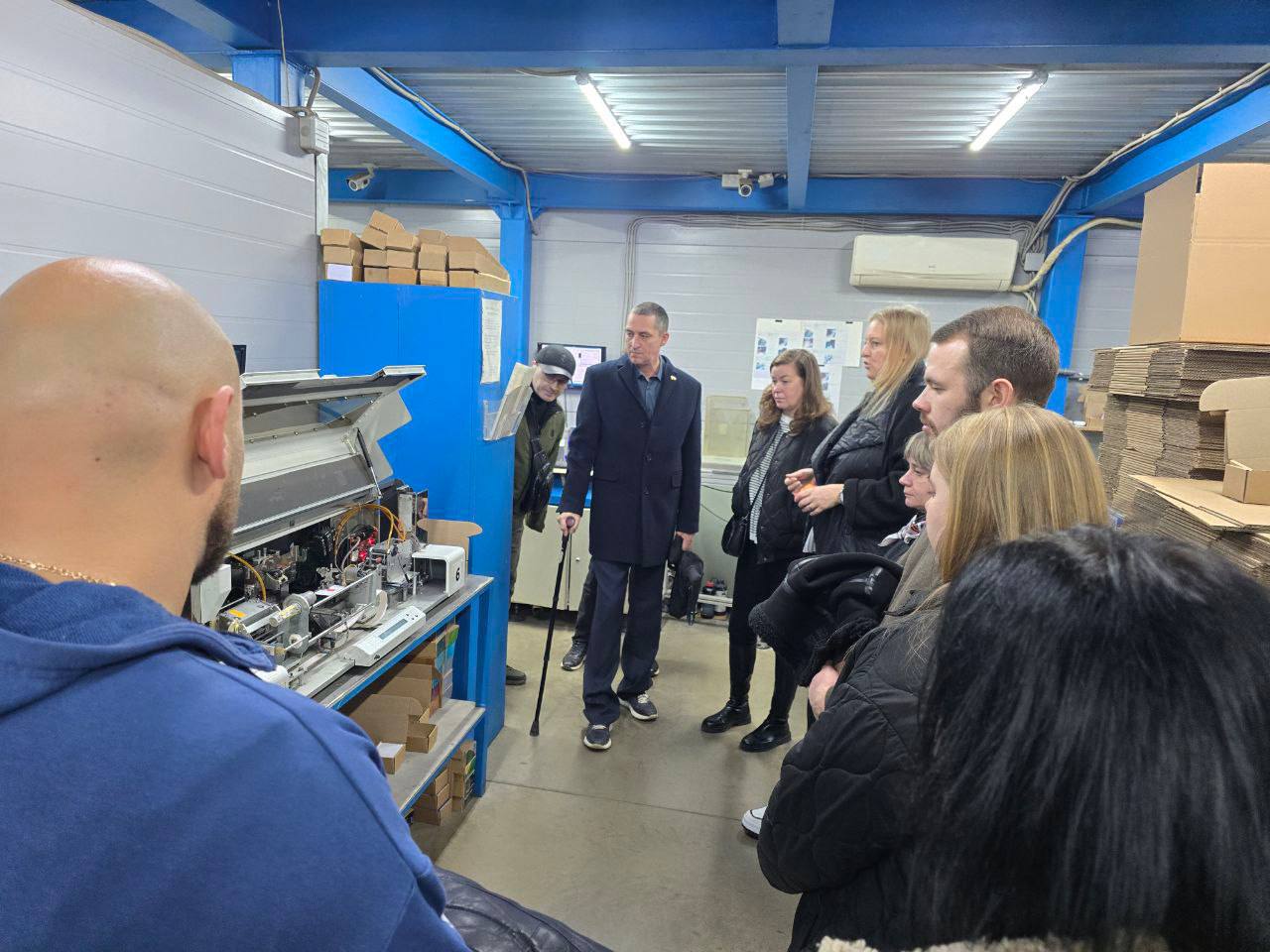 Семьи героев знакомятся с производством Пушкинского Семьи героев знакомятся с производством Пушкинского