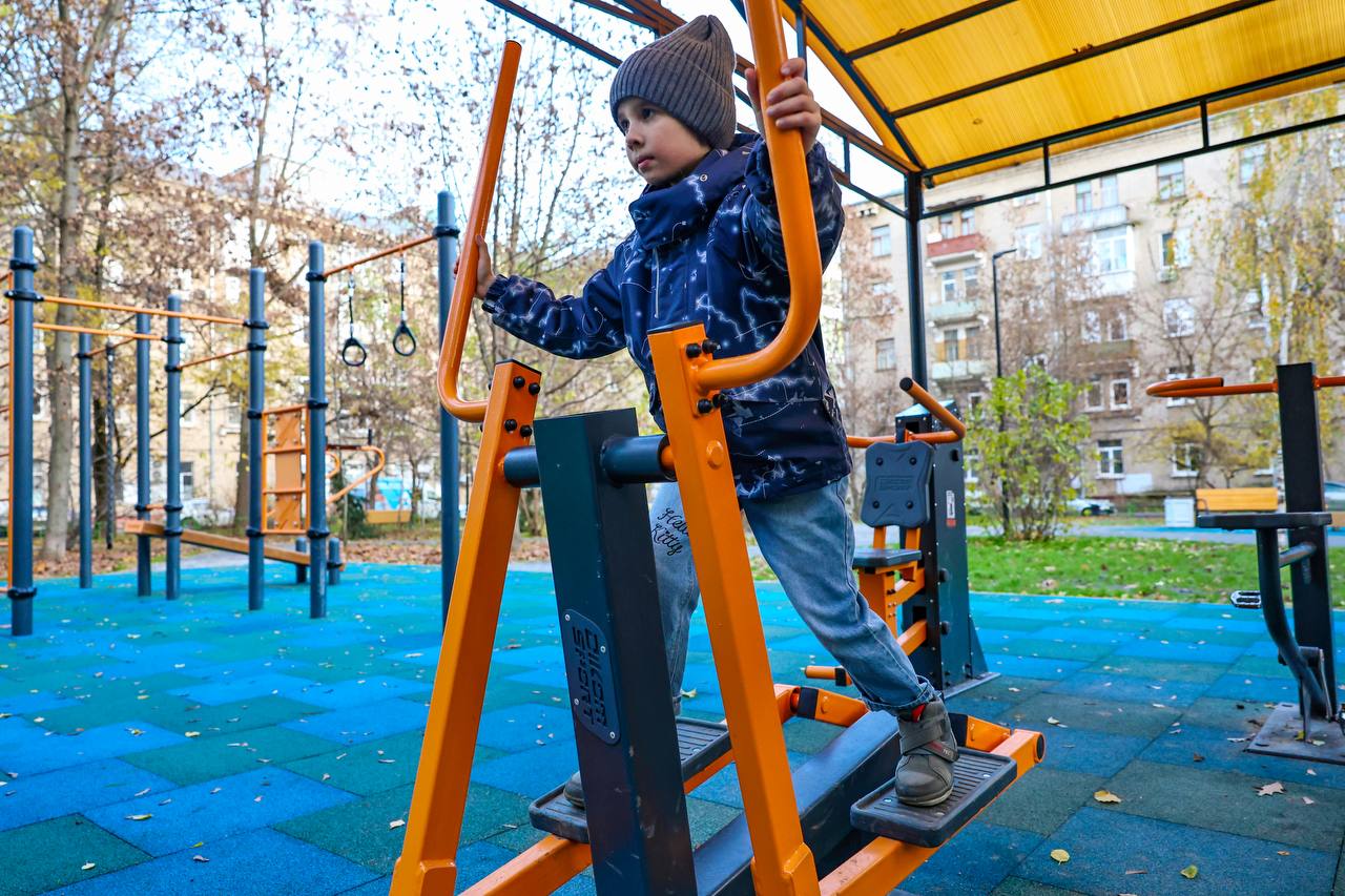 Юлия Купецкая: Благоустроили дворовую территорию на Олимпийском проспекте у корпусов 3, 4, 5 и 7 дома №15 Юлия Купецкая: Благоустроили дворовую территорию на Олимпийском проспекте у корпусов 3, 4, 5 и 7 дома №15