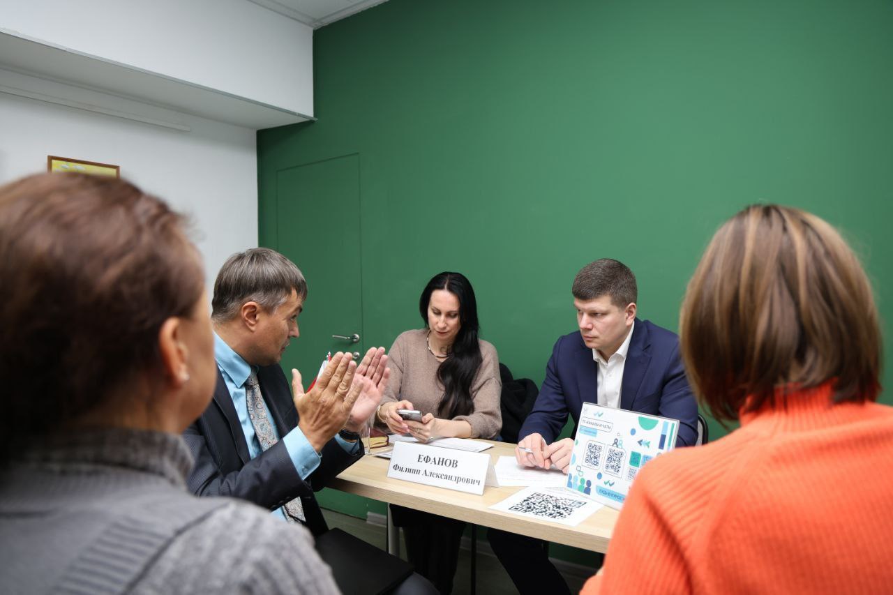 В библиотеке «Очаг» прошла очередная выездная администрация В библиотеке «Очаг» прошла очередная выездная администрация