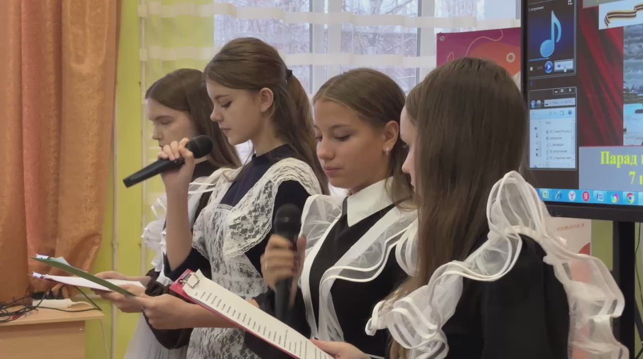 Алексей Малкин: В Лицее №6 (здание бывшей школы №5) установили парту Героя участнику СВО Антону Комиссарову