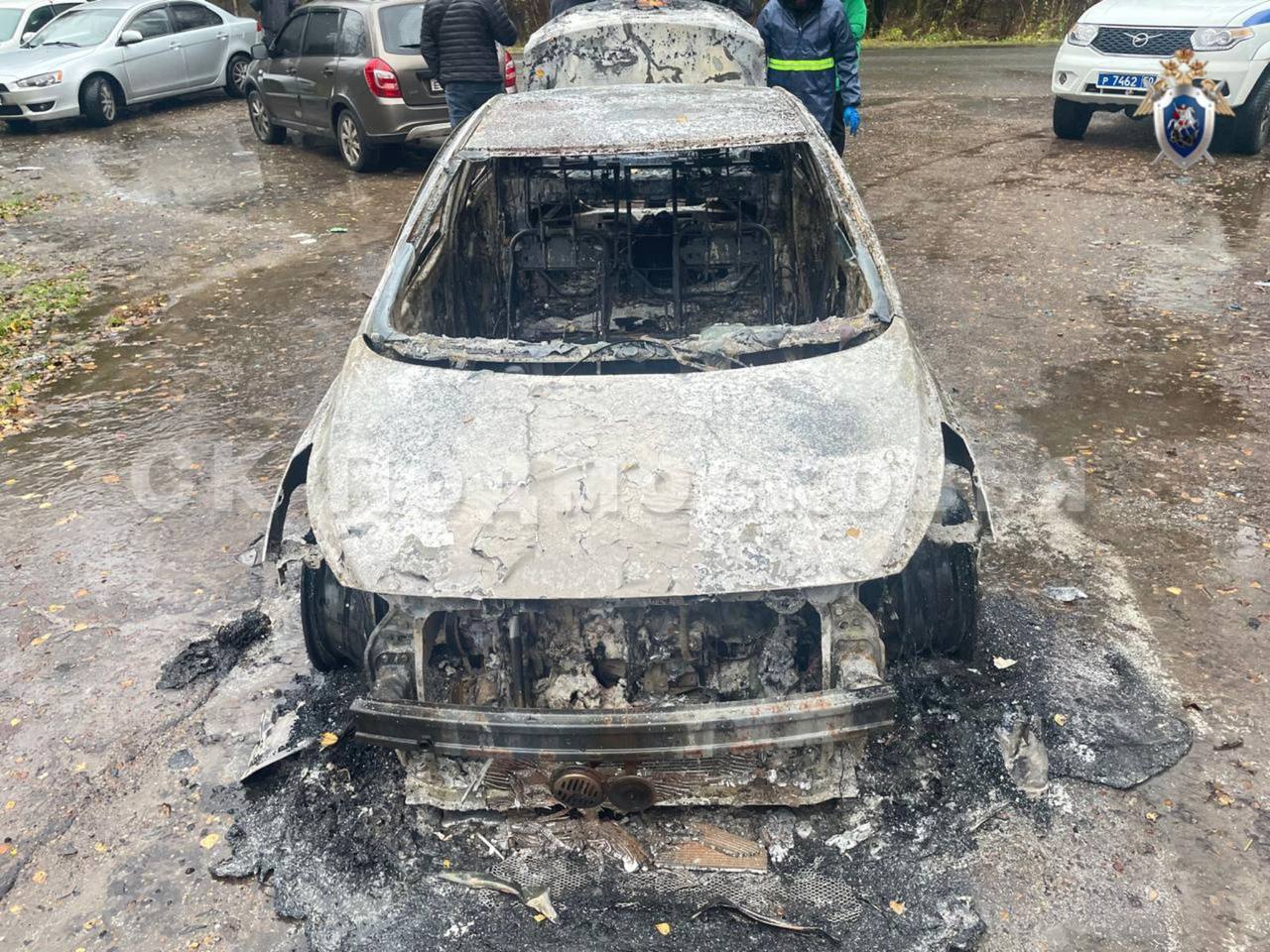 В Подмосковье местному жителю предъявлено обвинение в убийстве, а его родственнице в заранее не обещанном укрывательстве, а также совершении иных преступлений