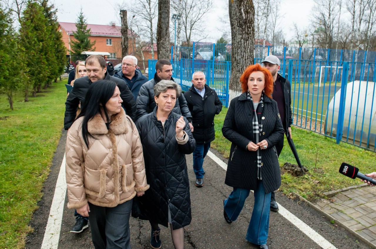 Татьяна Витушева: Следующей точкой рабочего выезда на территории Новопетровского стала школа-интернат для обучающихся с ограниченными возможностями здоровья Татьяна Витушева: Следующей точкой рабочего выезда на территории Новопетровского стала школа-интернат для обучающихся с ограниченными возможностями здоровья