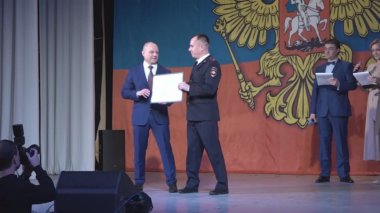 Максим Красноцветов: Сегодня в ДК «Пушкино» состоялся концерт, посвящённый Дню сотрудника органов внутренних дел Российской Федерации