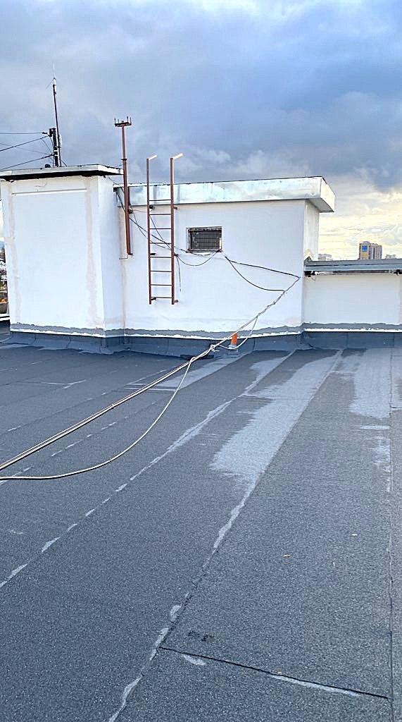 В микрорайоне имени А. Маркова завершился капитальный ремонт кровли В микрорайоне имени А. Маркова завершился капитальный ремонт кровли