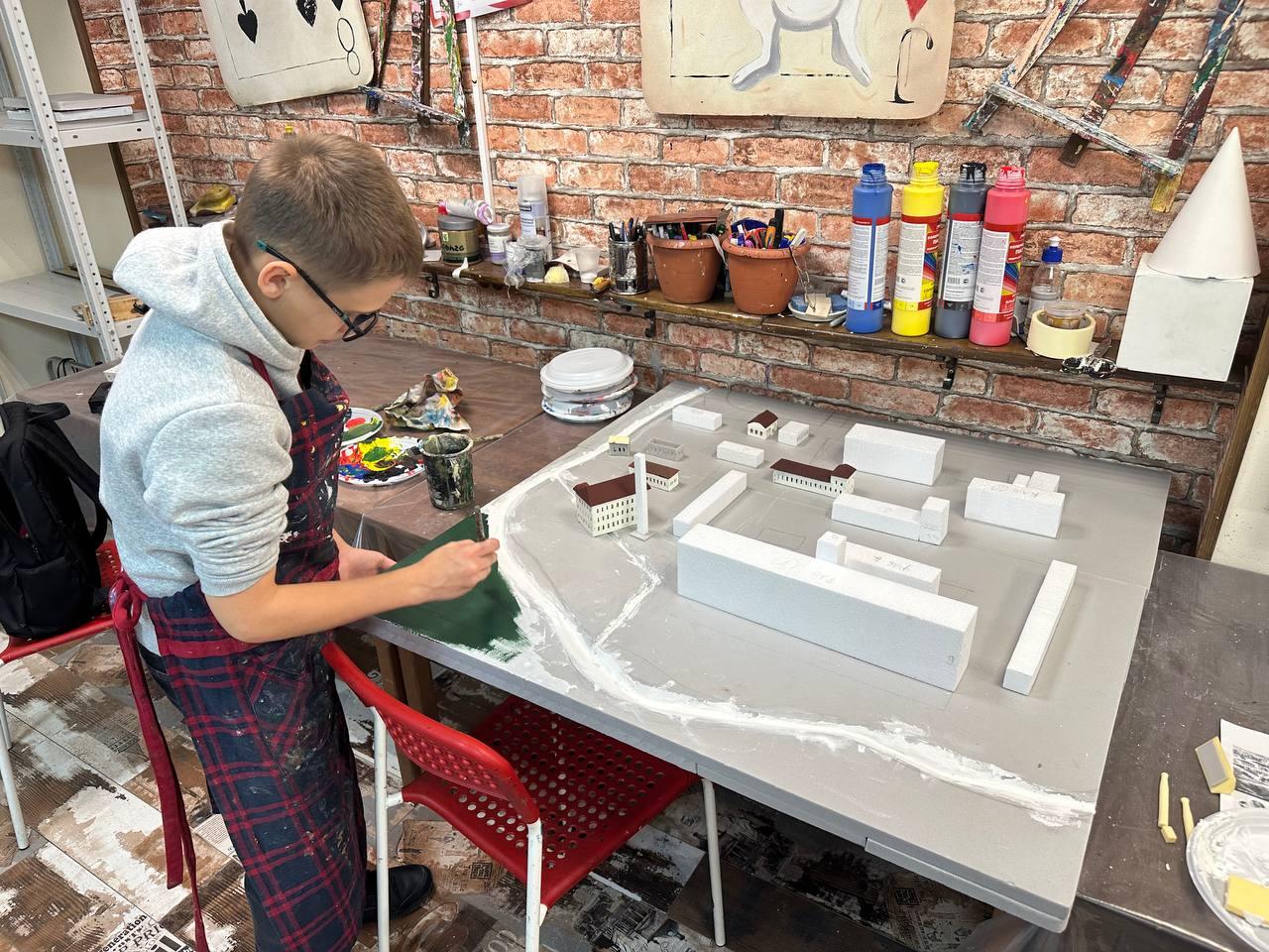 В архитектурной мастерской в Домодедово начали создавать модель Константиновской фабрики, которой недавно исполнилось 200 лет В архитектурной мастерской в Домодедово начали создавать модель Константиновской фабрики, которой недавно исполнилось 200 лет