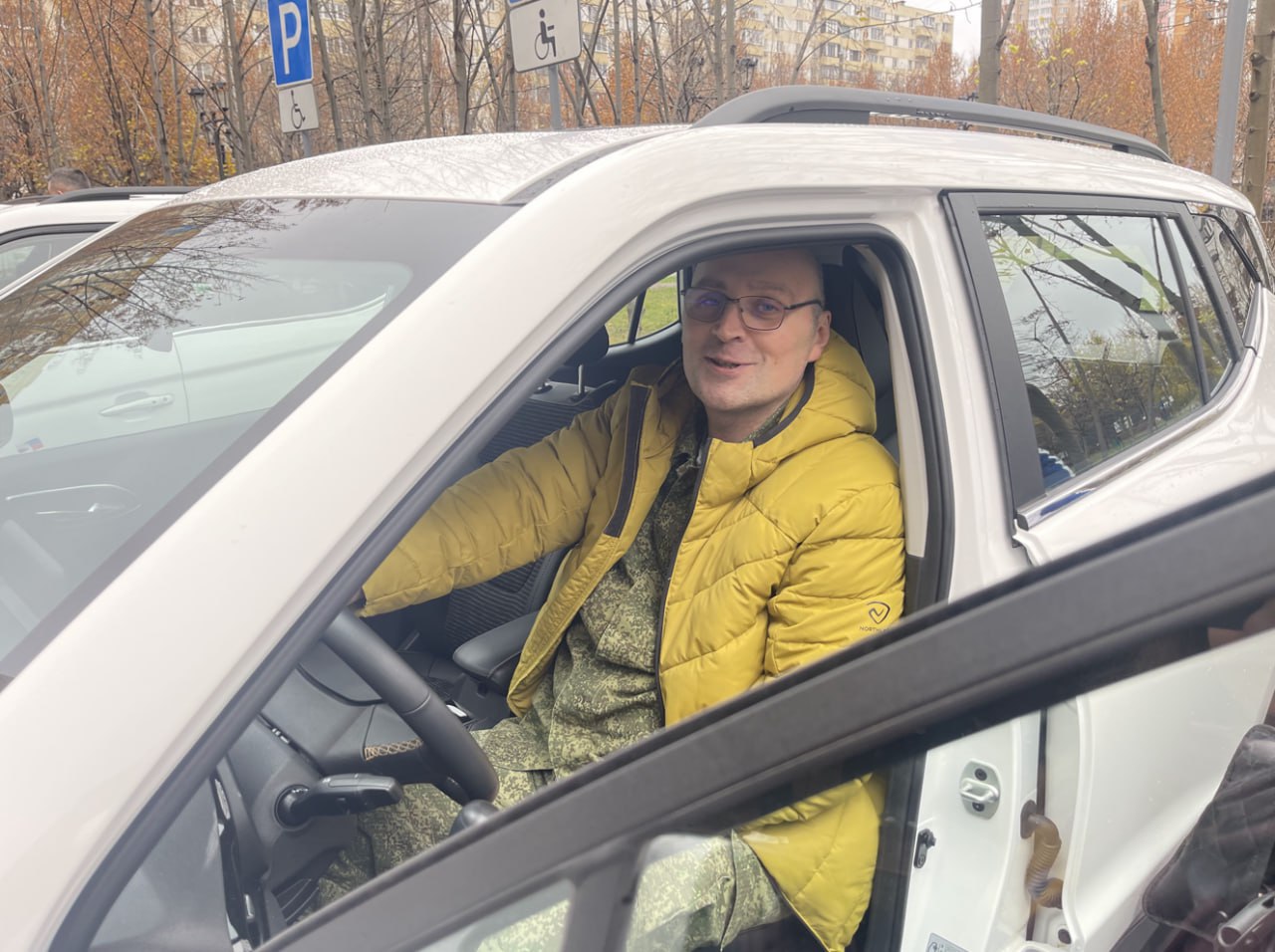 Кавалеру Ордена Мужества из Долгопрудного вручён автомобиль Кавалеру Ордена Мужества из Долгопрудного вручён автомобиль