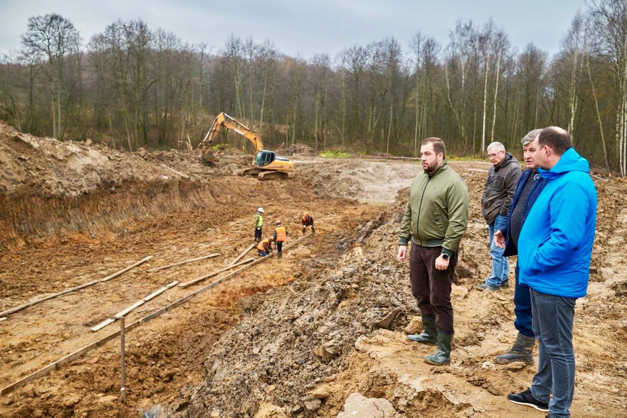 Михаил Собакин: Проконтролировал ход работ по капитальному ремонту плотины в деревне Капустино Михаил Собакин: Проконтролировал ход работ по капитальному ремонту плотины в деревне Капустино