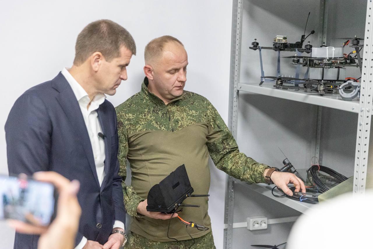 Руслан Заголовацкий: Высший пилотаж. Обучиться пилотированию квадрокоптеров теперь можно на базе военно-патриотического центра «Русичи» Орехово-Зуева Руслан Заголовацкий: Высший пилотаж. Обучиться пилотированию квадрокоптеров теперь можно на базе военно-патриотического центра «Русичи» Орехово-Зуева