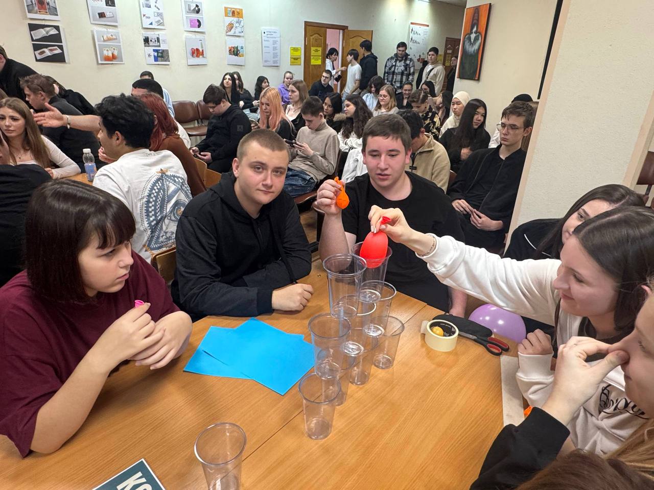 В Московском региональном социально-экономическом институте состоялся яркий и энергичный праздник — «День Молодой Гвардии» В Московском региональном социально-экономическом институте состоялся яркий и энергичный праздник — «День Молодой Гвардии»