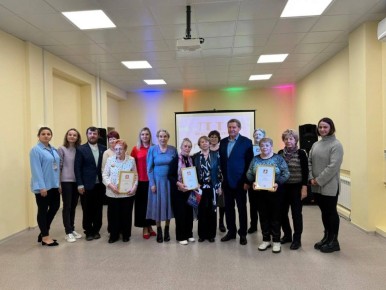 Депутат Московской областной Думы Владимир Барсуков наградил волонтеров Воскресенска