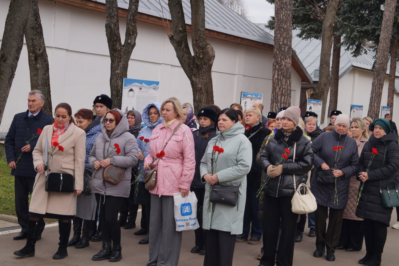 В ЦПП ГУ МВД России по Московской области (г. Видное-2) прошла встреча руководства подмосковного Главка МВД России с членами семей погибших сотрудников В ЦПП ГУ МВД России по Московской области (г. Видное-2) прошла встреча руководства подмосковного Главка МВД России с членами семей погибших сотрудников