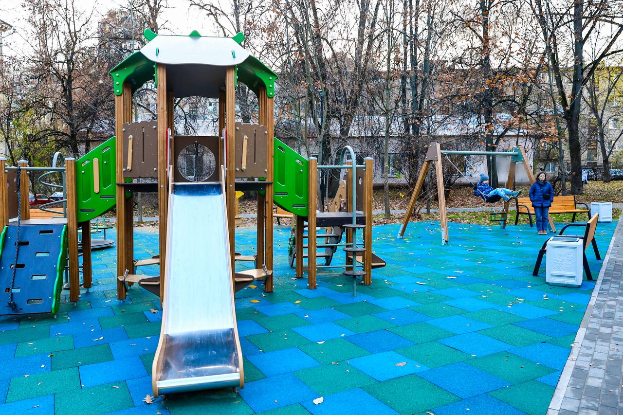 Юлия Купецкая: Благоустроили дворовую территорию на Олимпийском проспекте у корпусов 3, 4, 5 и 7 дома №15 Юлия Купецкая: Благоустроили дворовую территорию на Олимпийском проспекте у корпусов 3, 4, 5 и 7 дома №15