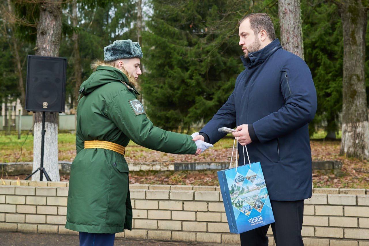 Михаил Собакин: В честь 57-летия со дня образования приветствовал личный состав и командира воинской части Чернецкое полковника Сергея Анатольевича Скворцова Михаил Собакин: В честь 57-летия со дня образования приветствовал личный состав и командира воинской части Чернецкое полковника Сергея Анатольевича Скворцова