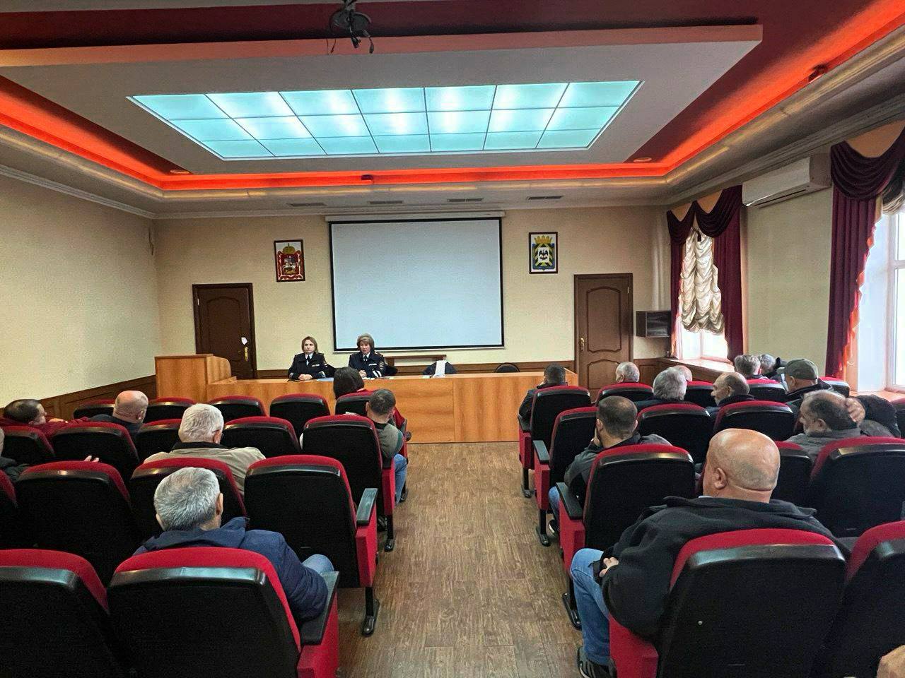 В Ленинском округе Госпвтоинспекция провела инструктаж для водителей Мострансавто В Ленинском округе Госпвтоинспекция провела инструктаж для водителей Мострансавто