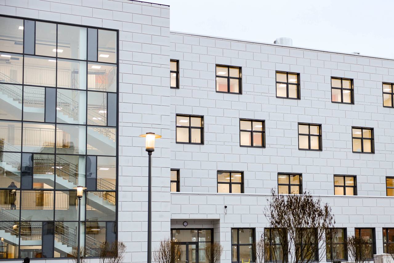 Юлия Купецкая: Готовим к открытию долгожданный второй корпус гимназии № 17 на 1100 мест Юлия Купецкая: Готовим к открытию долгожданный второй корпус гимназии № 17 на 1100 мест