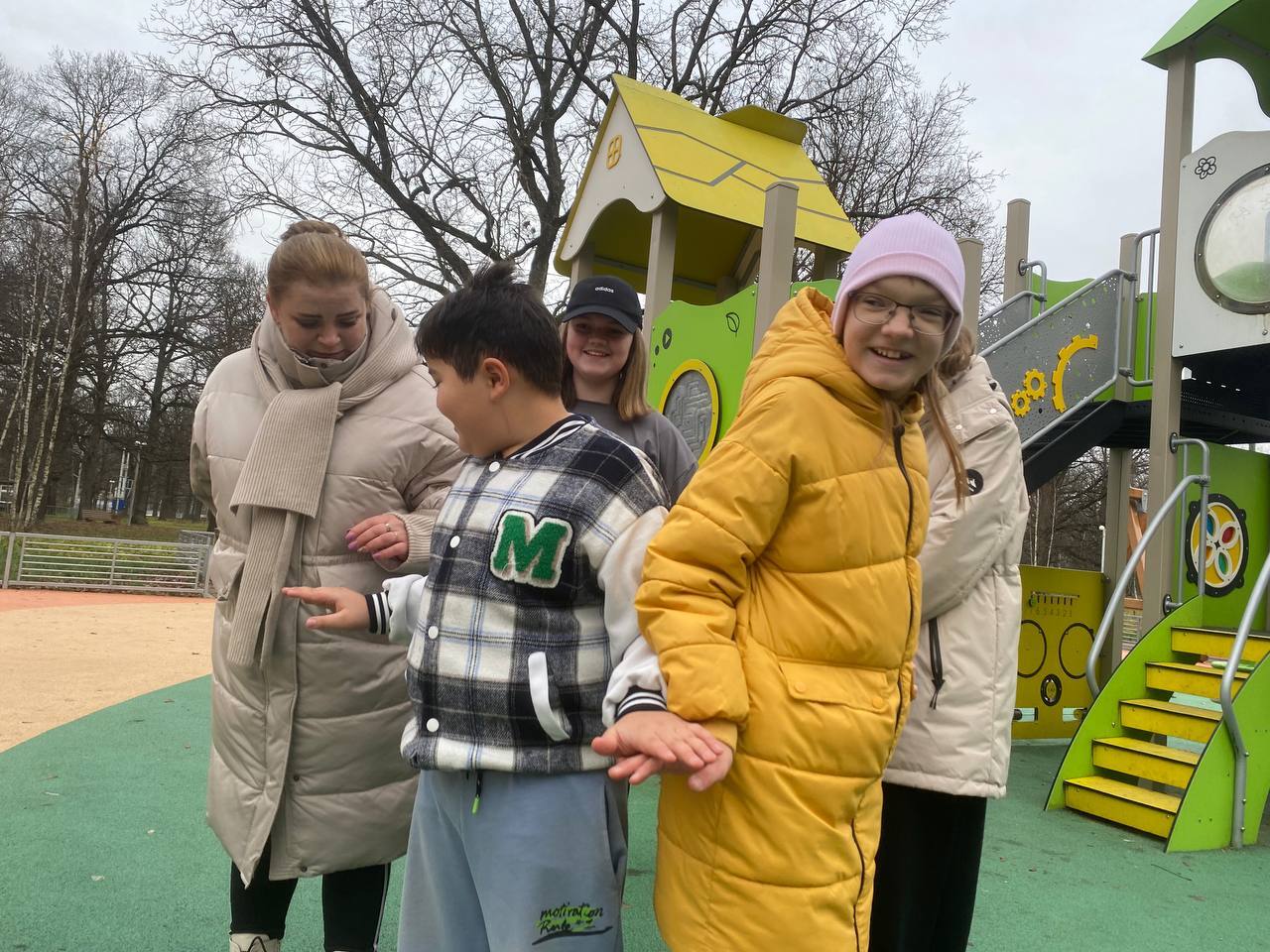 Вчера в Парке «Дубки» с. Троицкое прошла Игровая программа "Большие гонки" и общая разминка Спорт в парке Вчера в Парке «Дубки» с. Троицкое прошла Игровая программа "Большие гонки" и общая разминка Спорт в парке