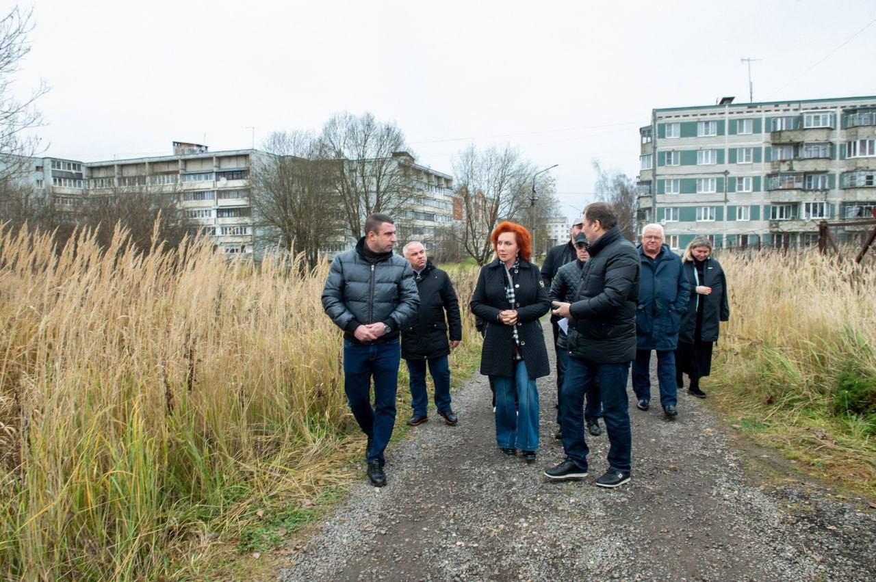 Татьяна Витушева: В рамках рабочего выезда в Новопетровское осмотрела территорию, где в целях реализации государственной программы переселения граждан из аварийного жилищного фонда запланировано строительство нового... Татьяна Витушева: В рамках рабочего выезда в Новопетровское осмотрела территорию, где в целях реализации государственной программы переселения граждан из аварийного жилищного фонда запланировано строительство нового...