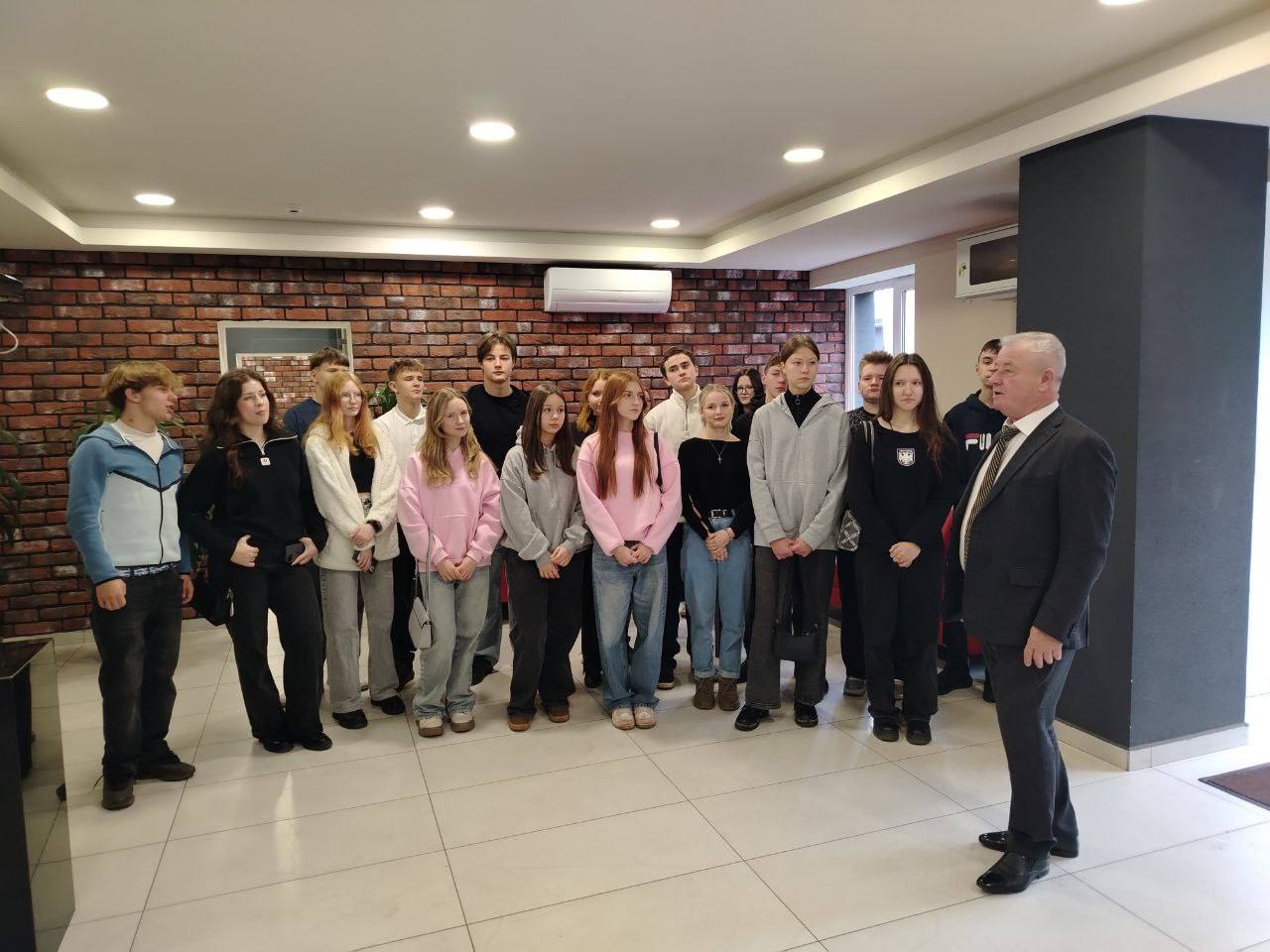 6 ноября учащиеся 10 класса МБОУ СОШ Чехов-3 в рамках проекта "Билет в будущее" и ЕМП посетили предприятие одной из ведущих компаний по оказанию услуг в области сертификации, энергоаудита, пожарной и промышленной... 6 ноября учащиеся 10 класса МБОУ СОШ Чехов-3 в рамках проекта "Билет в будущее" и ЕМП посетили предприятие одной из ведущих компаний по оказанию услуг в области сертификации, энергоаудита, пожарной и промышленной...