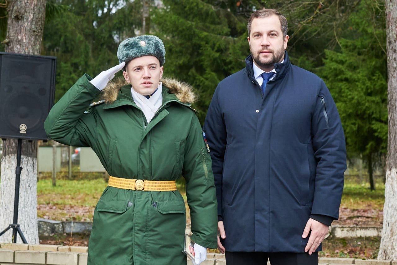 Михаил Собакин: В честь 57-летия со дня образования приветствовал личный состав и командира воинской части Чернецкое полковника Сергея Анатольевича Скворцова Михаил Собакин: В честь 57-летия со дня образования приветствовал личный состав и командира воинской части Чернецкое полковника Сергея Анатольевича Скворцова