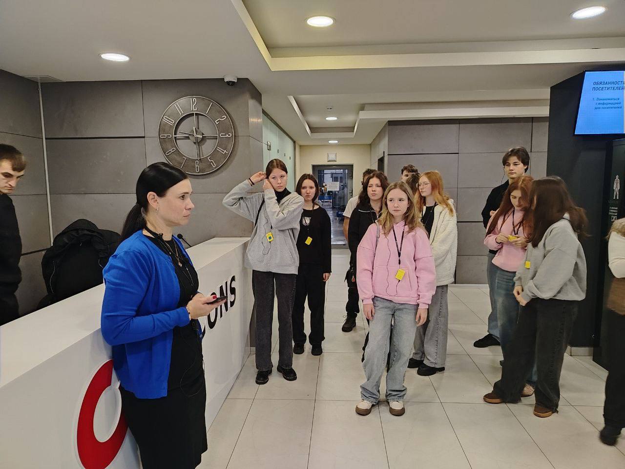 6 ноября учащиеся 10 класса МБОУ СОШ Чехов-3 в рамках проекта "Билет в будущее" и ЕМП посетили предприятие одной из ведущих компаний по оказанию услуг в области сертификации, энергоаудита, пожарной и промышленной... 6 ноября учащиеся 10 класса МБОУ СОШ Чехов-3 в рамках проекта "Билет в будущее" и ЕМП посетили предприятие одной из ведущих компаний по оказанию услуг в области сертификации, энергоаудита, пожарной и промышленной...