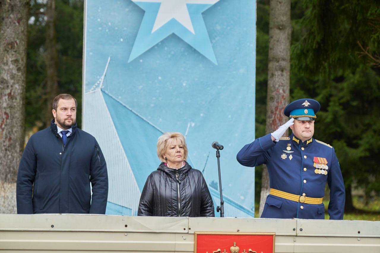 Михаил Собакин: В честь 57-летия со дня образования приветствовал личный состав и командира воинской части Чернецкое полковника Сергея Анатольевича Скворцова Михаил Собакин: В честь 57-летия со дня образования приветствовал личный состав и командира воинской части Чернецкое полковника Сергея Анатольевича Скворцова