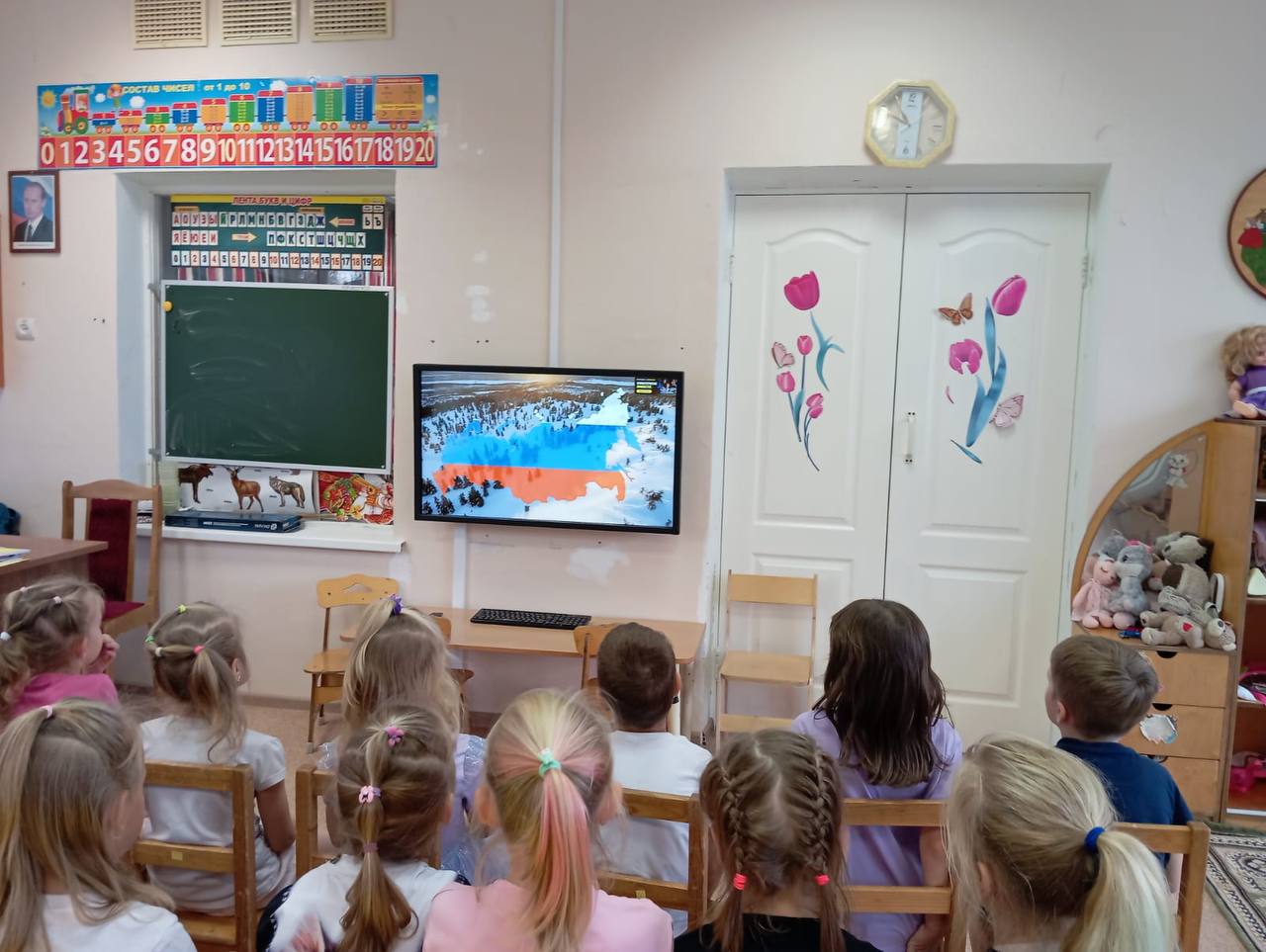 В рамках реализации регионального проекта «Предшкола: стандарт детского сада» на тематической неделе «Моя Россия» в МБОУ СШ №10 им.СН.Воронина (д.о.с.Троицкое) г.о.Чехов для воспитанников подготовительной группы была...