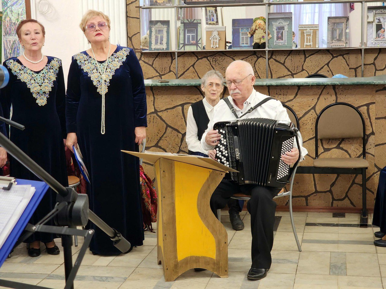 «Хор ветеранов» выступил с отчётным концертом в ДК «Лепсе» «Хор ветеранов» выступил с отчётным концертом в ДК «Лепсе»