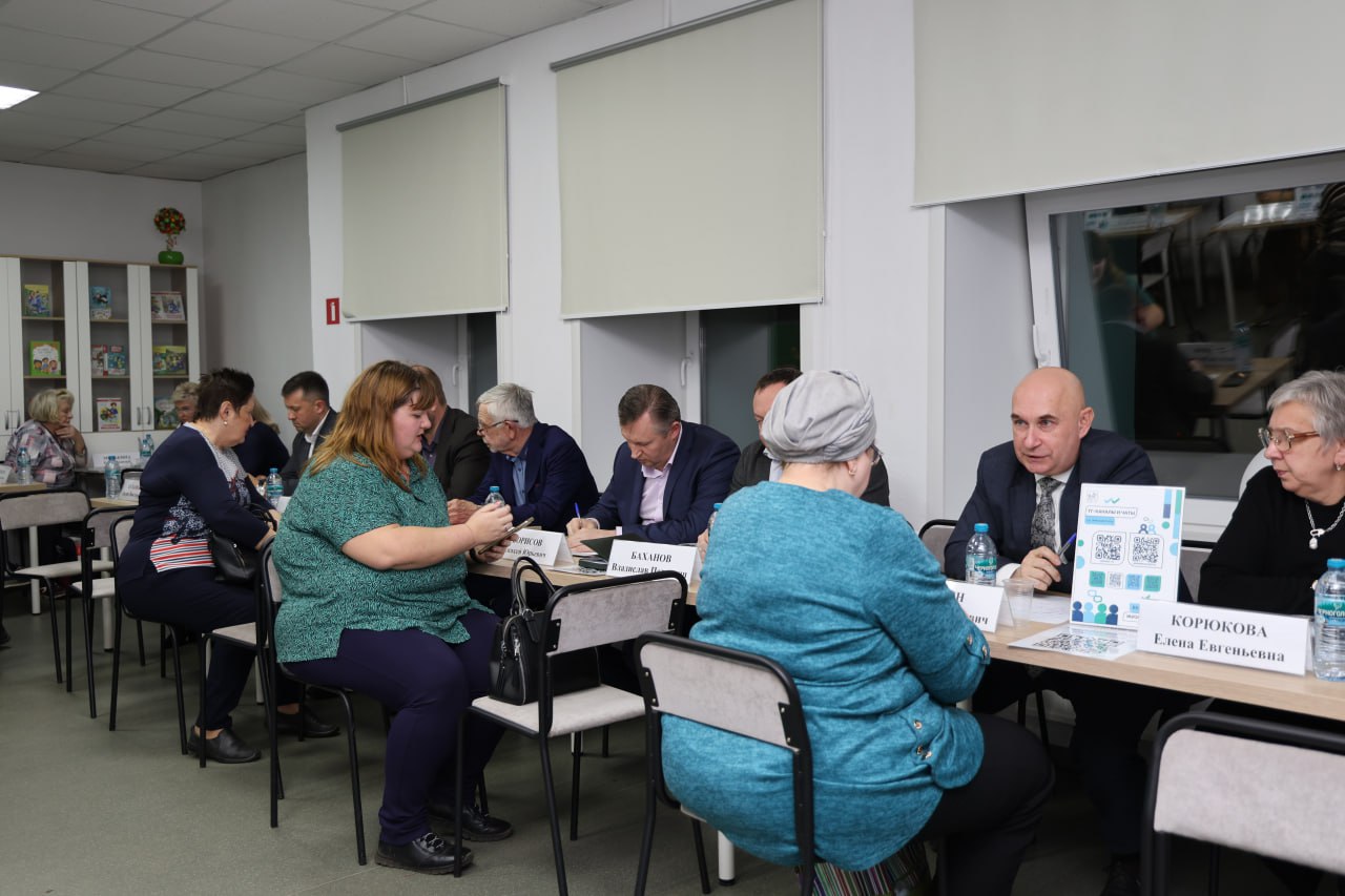 В библиотеке «Очаг» прошла очередная выездная администрация В библиотеке «Очаг» прошла очередная выездная администрация