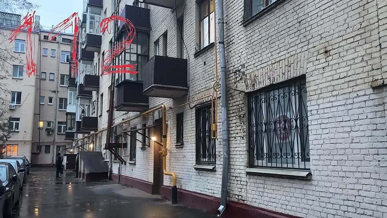 Мужчина выбросил 21-летнюю проститутку из Нигерии с пятого этажа в Москве — 112