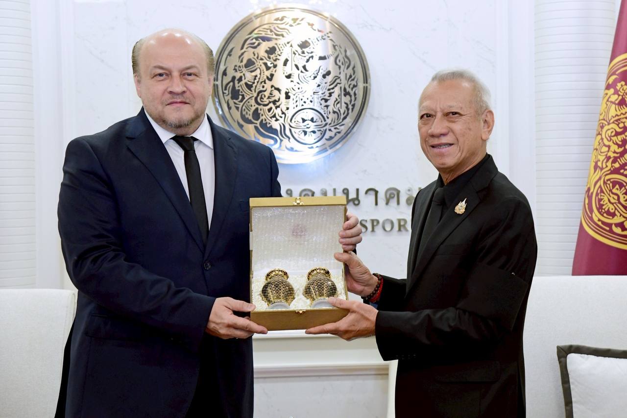 5 ноября 2025 года Чрезвычайный и Полномочный Посол Российской Федерации в Королевстве Таиланд Е.Ю.Томихин провёл встречу с заместителем Премьер-министра, Министром транспорта Таиланда П.Ратчакитпраканом 5 ноября 2025 года Чрезвычайный и Полномочный Посол Российской Федерации в Королевстве Таиланд Е.Ю.Томихин провёл встречу с заместителем Премьер-министра, Министром транспорта Таиланда П.Ратчакитпраканом