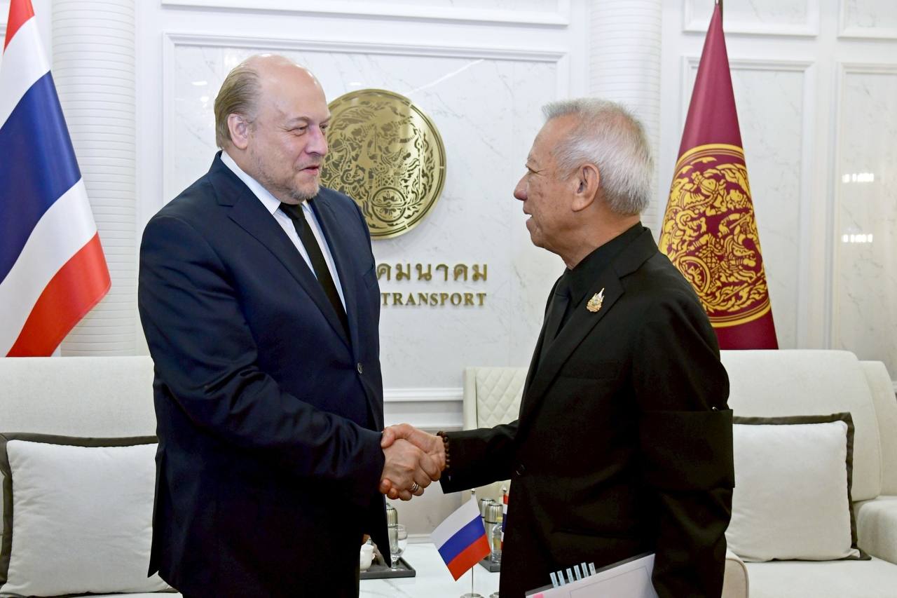 5 ноября 2025 года Чрезвычайный и Полномочный Посол Российской Федерации в Королевстве Таиланд Е.Ю.Томихин провёл встречу с заместителем Премьер-министра, Министром транспорта Таиланда П.Ратчакитпраканом 5 ноября 2025 года Чрезвычайный и Полномочный Посол Российской Федерации в Королевстве Таиланд Е.Ю.Томихин провёл встречу с заместителем Премьер-министра, Министром транспорта Таиланда П.Ратчакитпраканом