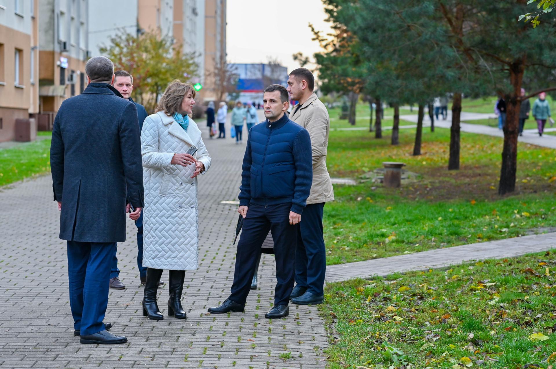 Глава Ленинского городского округа Станислав Каторов совместно со своими заместителями и руководителями профильных управлений администрации посетил с рабочим визитом поселок Володарского, в ходе которого проинспектировал... Глава Ленинского городского округа Станислав Каторов совместно со своими заместителями и руководителями профильных управлений администрации посетил с рабочим визитом поселок Володарского, в ходе которого проинспектировал...