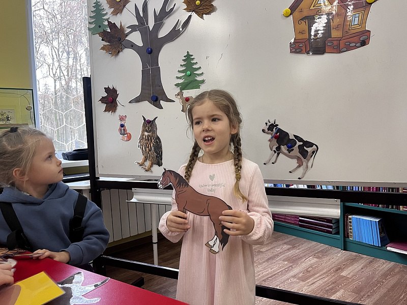 6 ноября в Центральной детской библиотеке дошкольники отправились в экопутешествие «Знакомьтесь: самая тревожная книга» 6 ноября в Центральной детской библиотеке дошкольники отправились в экопутешествие «Знакомьтесь: самая тревожная книга»