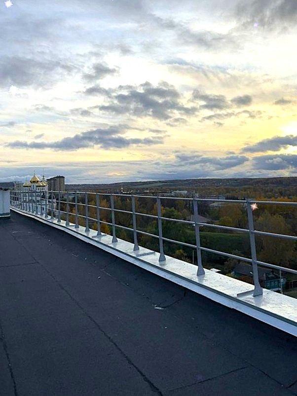 В микрорайоне имени А. Маркова завершился капитальный ремонт кровли В микрорайоне имени А. Маркова завершился капитальный ремонт кровли