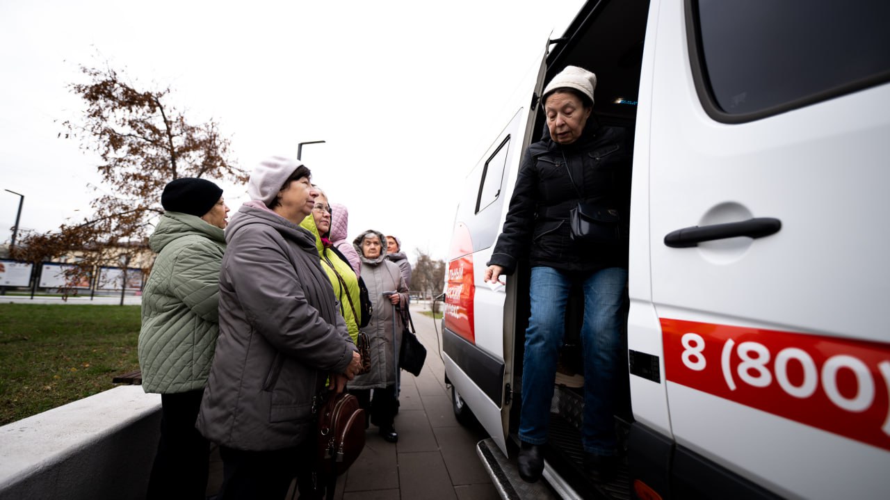 Жители Люберец старшего поколения бесплатно проверили зрение в передвижном комплексе клиники микрохирургии глаза Жители Люберец старшего поколения бесплатно проверили зрение в передвижном комплексе клиники микрохирургии глаза
